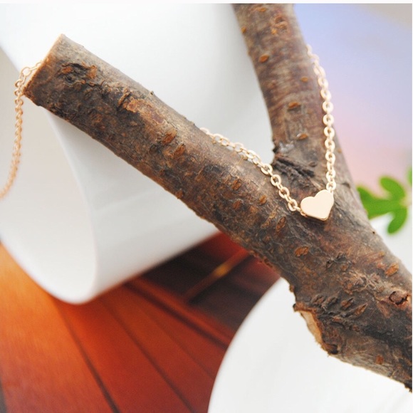 Dainty Pendant Heart Necklace (Gold) - Picture 6 of 6